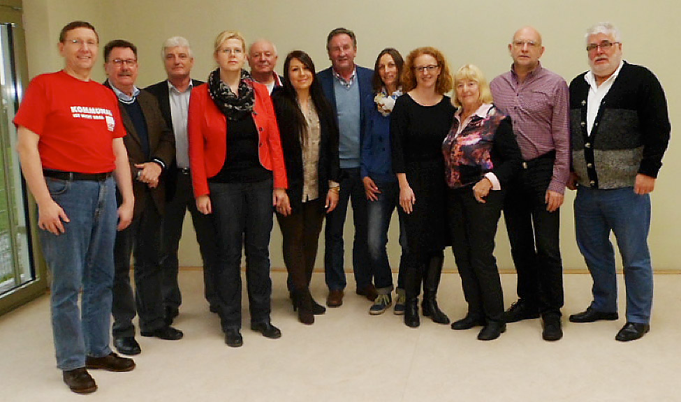 Gemeinsam für Linsengericht: Die Kandidatinnen und Kandidaten (hier ein Ausschnitt) begreifen ihre Kommune als „Generationengemeinschaft“. Junge wie ältere Menschen sollen sich in Linsengericht aufgehoben fühlen – als Familien, als Singles und als Seniorinnen und Senioren